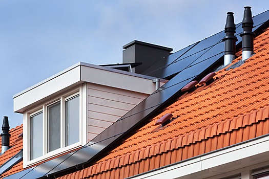 屋顶窗,太阳能电池板