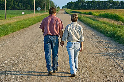 农业,夫妻,农民,走,乡间小路,分享,一起,明尼苏达,美国