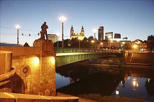 高层建筑,商务区,中心,后面,绿色,桥,上方,河,苏联,雕塑,维尔纽斯,首府,立陶宛,波罗的海国家,东北方,欧洲