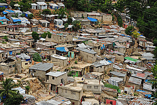 haiti,port,au,prince,detroyed,houses,and,building,on,hills