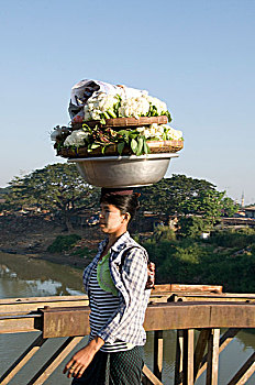 缅甸,巴格,女人,大,托盘,满,蔬菜,头部