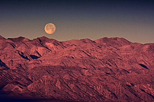 月亮,上方,棉白杨,山,死亡谷国家公园,加利福尼亚,美国