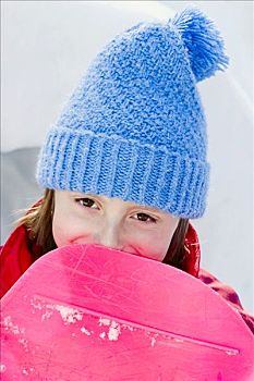 微笑,女孩,雪,戴着,毛织品,绒球,帽子