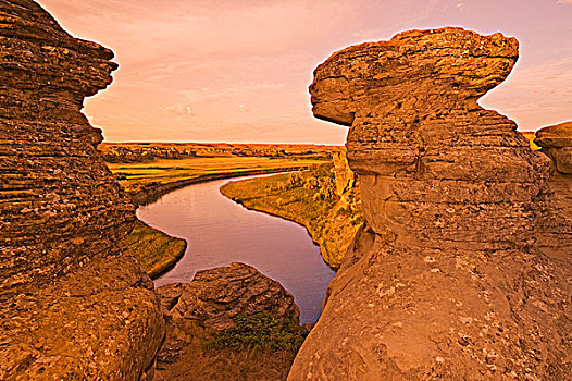 牛奶河,文字,石头,省立公园,艾伯塔省,加拿大