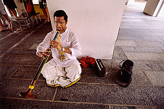 新加坡,小印度,男人,坐,地板,玩