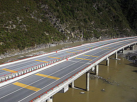 四川大山高速公路