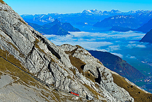 红色,货车,皮拉图斯,铁路,攀升,山脉全景,背景,瑞士,欧洲