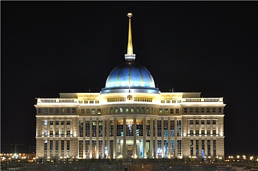 哈萨克斯坦,阿斯塔纳,总统府,光亮,夜晚