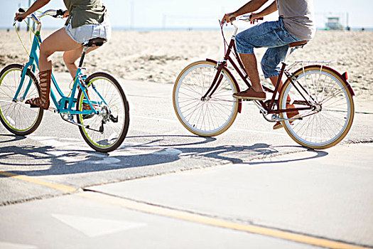 颈部,俯视图,情侣,骑自行车,威尼斯海滩,洛杉矶,加利福尼亚,美国