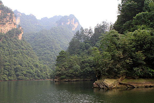 张家界宝峰湖,高峡平湖美景令人赞叹不已