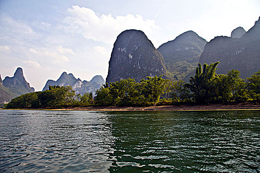 桂林,阳朔,漓江,漂流,旅游,景点,风景,河流,遇龙桥,风情,风光,群山,环境,怪石,环抱,名胜