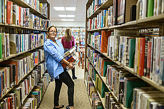 头像,成年,女人,一堆,书本,图书馆,架子