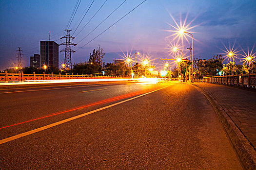 城市马路夜景