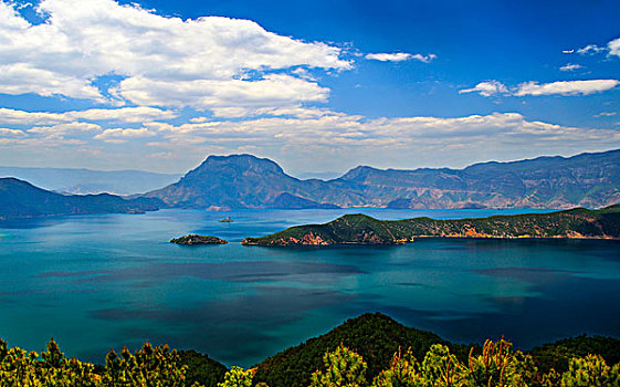 泸沽湖全景