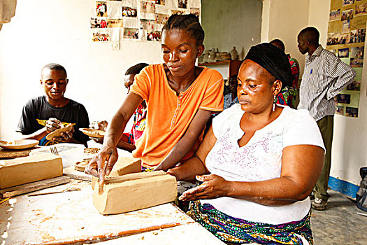 女人,陶器,金沙萨,刚果,非洲