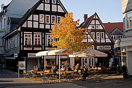街边咖啡厅,半木结构房屋,北莱茵-威斯特伐利亚,德国,欧洲