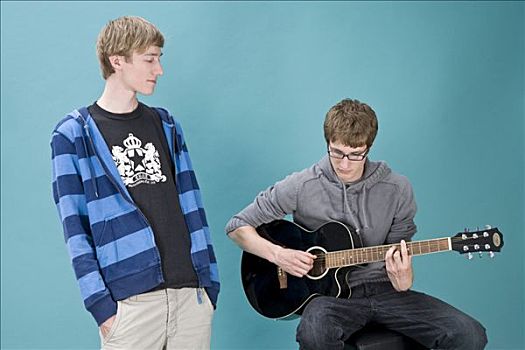 两个,年轻,男人,一个,弹吉他
