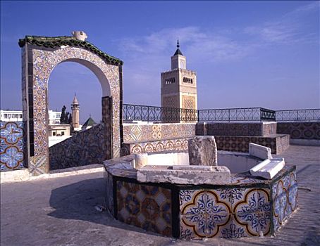突尼斯,麦地那,大清真寺,喷泉,广场,拱形,尖塔,背影