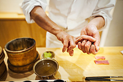 厨师,工作,小,商用厨房,按压,米饭,形状,制作,寿司
