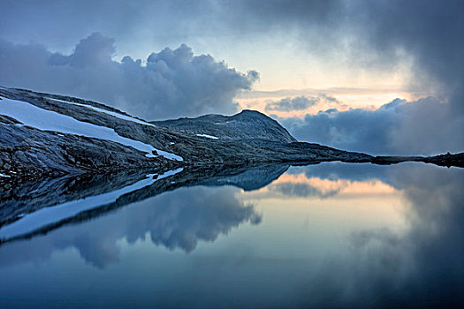 湖,靠近,顶峰,国家公园,诺尔兰郡,挪威,斯堪的纳维亚,欧洲