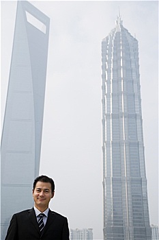 中国人,商务人士,靠近,摩天大楼