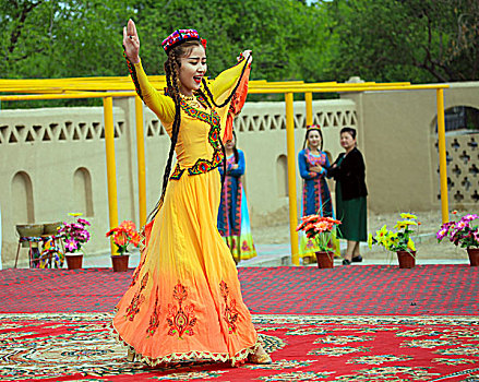 维吾尔族爱情舞蹈
