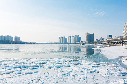 吉林松花江畔雪景