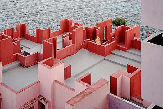 西班牙红墙公寓