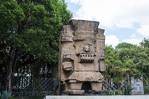 墨西哥-国立人类学博物馆的雨神石雕