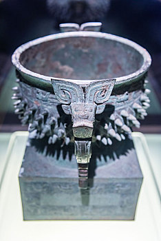 上海博物馆的西周早期青铜器甲簋
