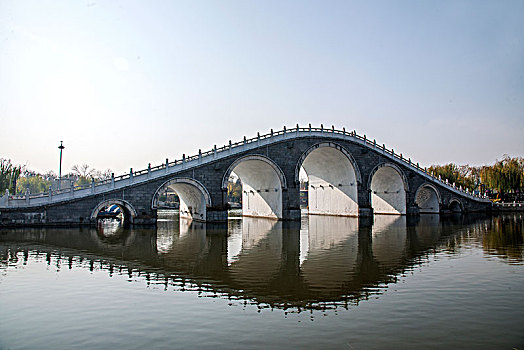 河南開封清明上河園九龍橋