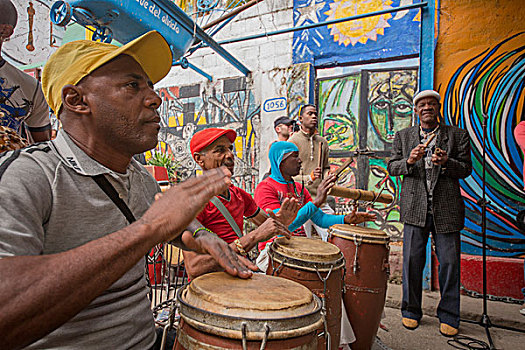 古巴,哈瓦那,男人,演奏,桶,小路,壁画,使用,只有