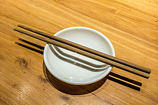 碟子和筷子