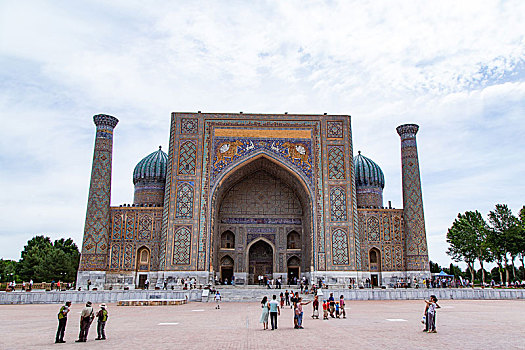 乌兹别克斯坦-撒马尔罕的雷吉斯坦广场