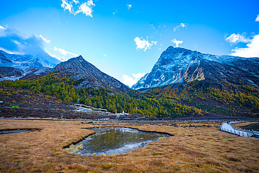 稻城亚丁秋色,秋季风光,高原雪山摄影,四川,甘孜州,秋天风景,自然风光摄影,仙乃日,央迈勇,夏诺多吉,三大神山,2020年