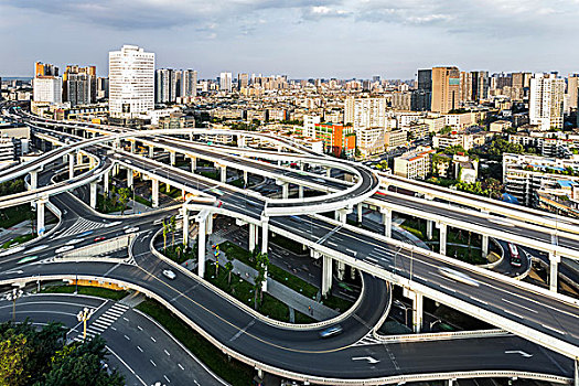 天际线,道路