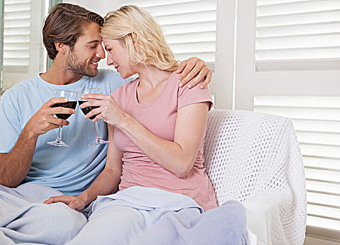 幸福伴侣,坐,沙发,红酒