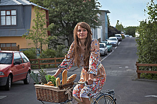 女人,骑自行车,城镇