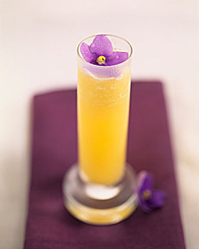 菠萝汁,紫罗兰