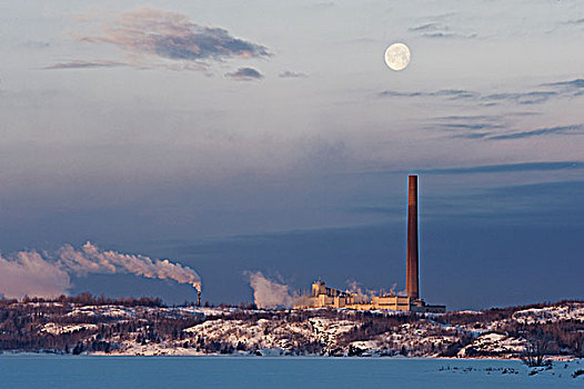 日落,月亮,上方,铁矿,恢复,工厂,靠近,湖,萨德伯里,安大略省,加拿大