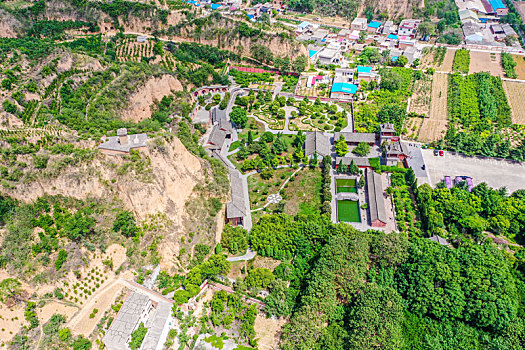 航拍河南巩义石窟寺,巩县石窟