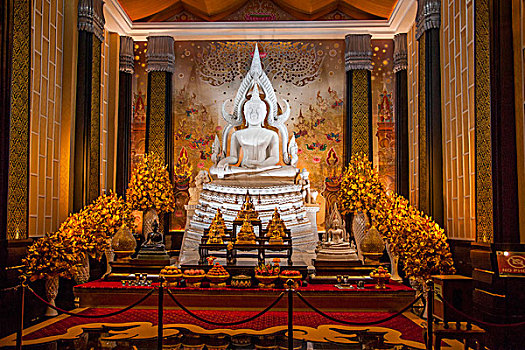 泰国皇家珠宝中心民族手工艺品展示