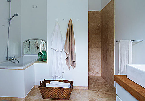 洗衣篮,地板,合适,浴缸,淋浴,区域,米色,砖瓦,墙壁,地面