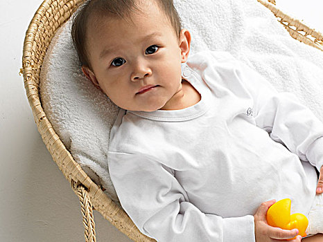 嬰兒