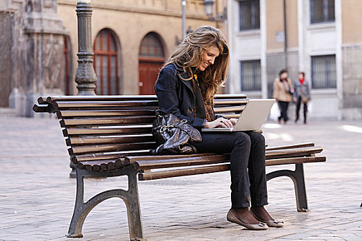 女人,笔记本电脑,萨拉戈萨,西班牙