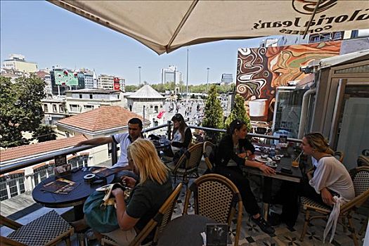 年轻人,屋顶,平台,咖啡,远眺,伊斯坦布尔,土耳其