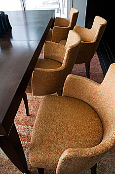 餐厅,桌子,四个,橙色,软垫,椅子,小地毯,俯拍