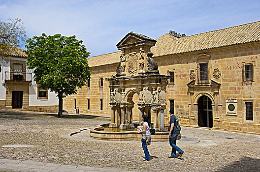 喷泉,16世纪,巴埃萨,哈恩省,安达卢西亚,西班牙,欧洲