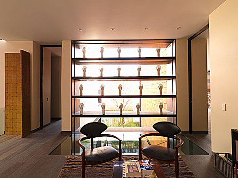 现代,开放式格局,客厅,架子,正面,窗户,20世纪50年代风格,椅子