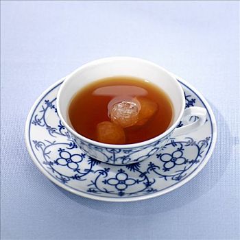 茶,糖块,杯碟